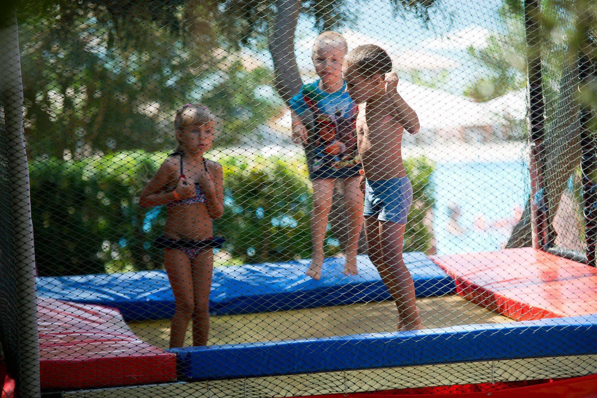 Mc Mahberi Beach Hotel Конаклы Экстерьер фото